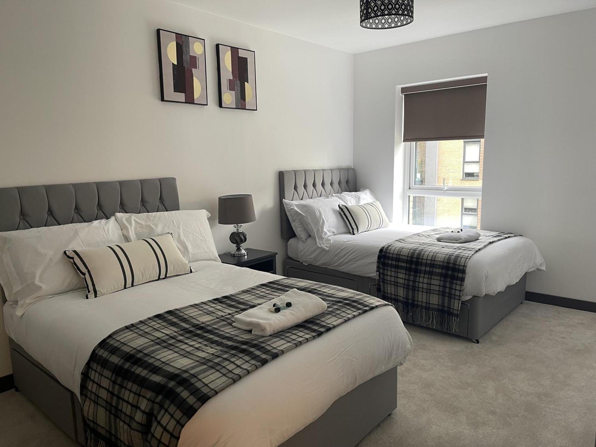 The Godfreys, Edinburgh Way, Харлоу Экстерьер фото